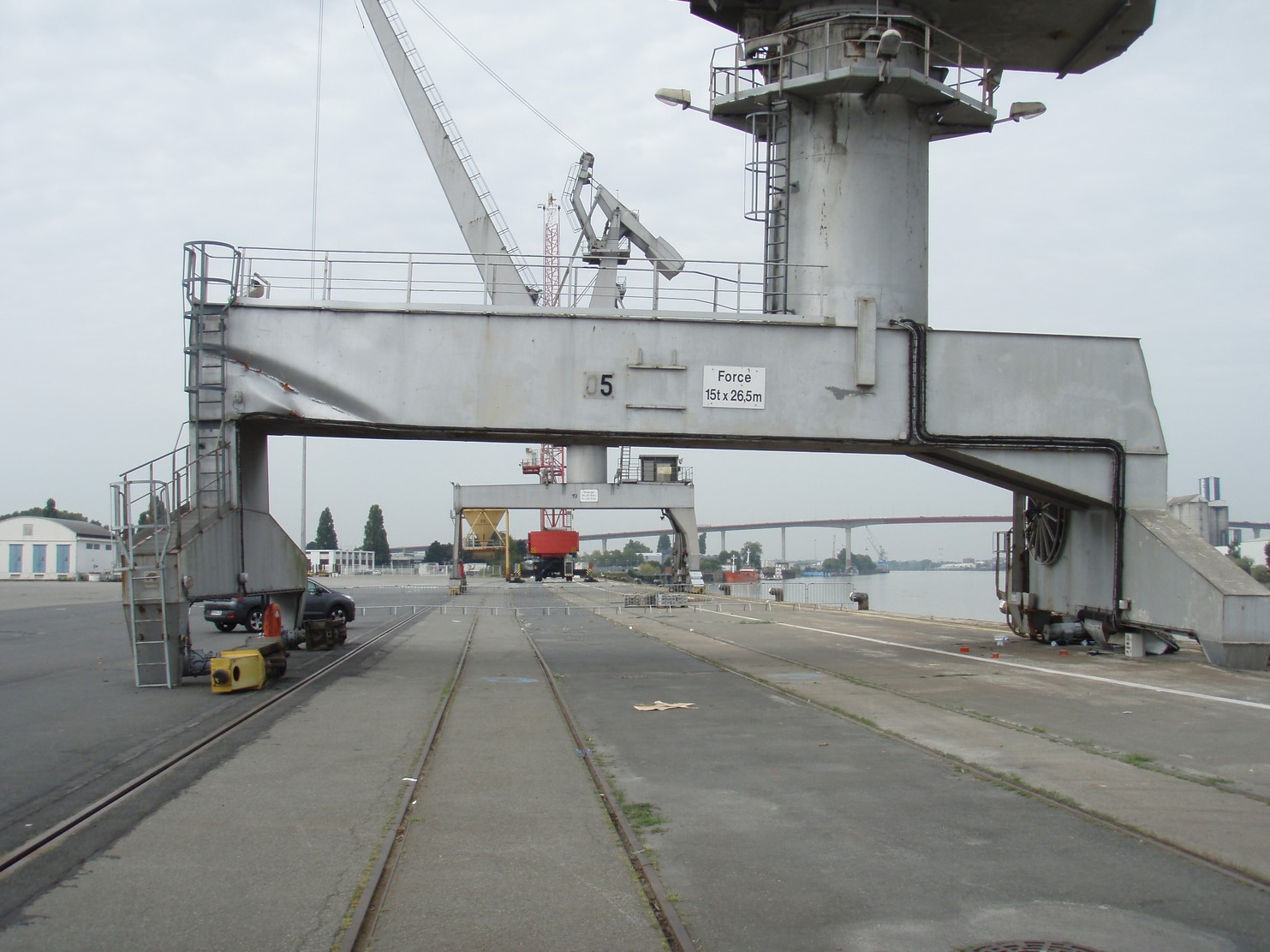 Dommages à une grue de quai